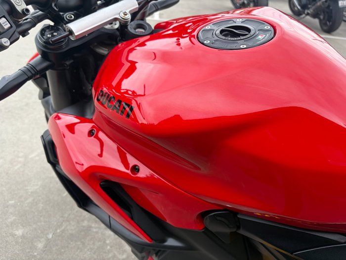 2022 DUCATI STREETFIGHTER V2 Red