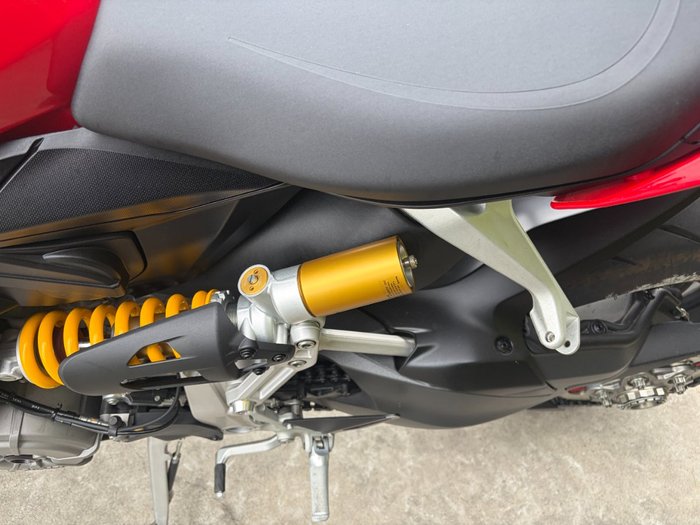 2022 DUCATI STREETFIGHTER V2 Red