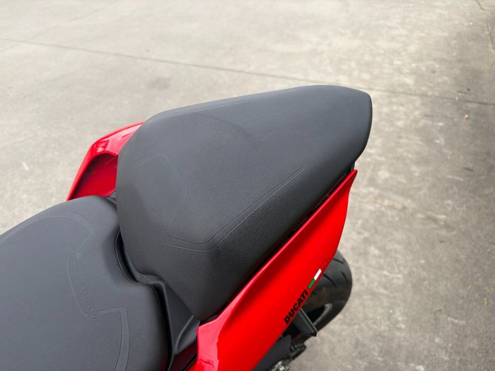 2022 DUCATI STREETFIGHTER V2 Red