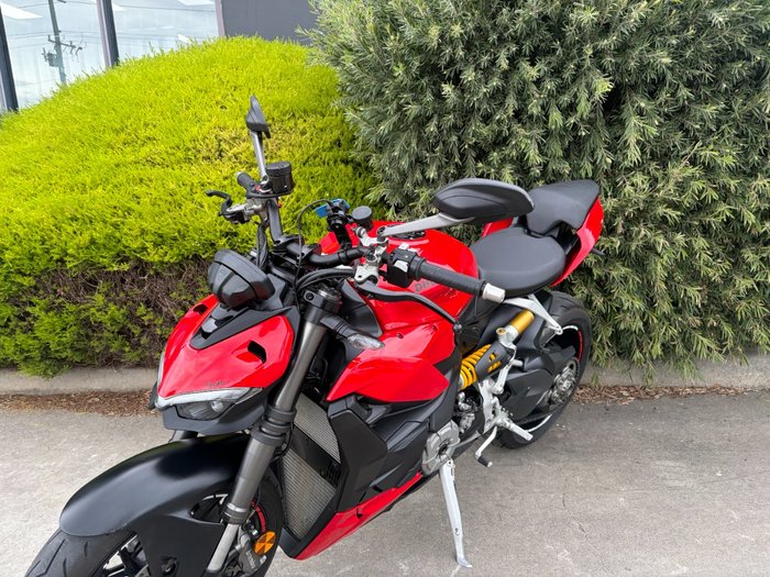 2022 DUCATI STREETFIGHTER V2 Red