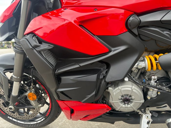 2022 DUCATI STREETFIGHTER V2 Red
