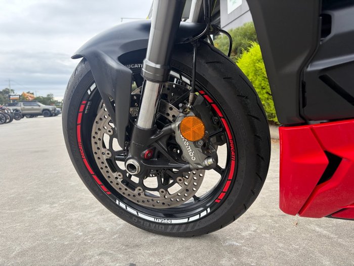2022 DUCATI STREETFIGHTER V2 Red
