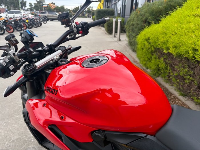 2022 DUCATI STREETFIGHTER V2 Red