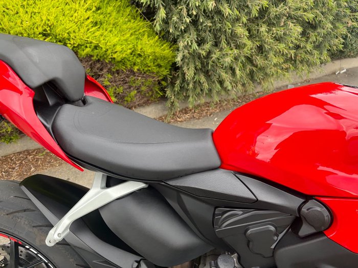 2022 DUCATI STREETFIGHTER V2 Red