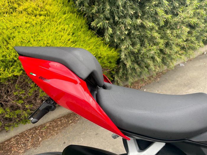 2022 DUCATI STREETFIGHTER V2 Red