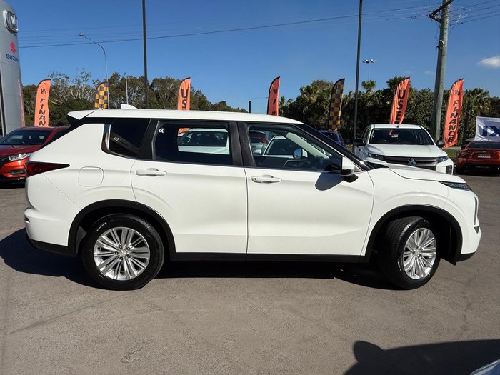 2021 Mitsubishi Outlander ES