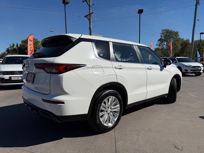 2021 Mitsubishi Outlander ES