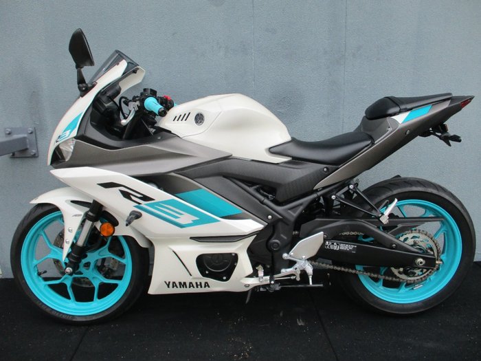 2024 Yamaha YZF-R3 White