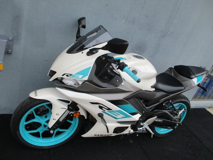 2024 Yamaha YZF-R3 White