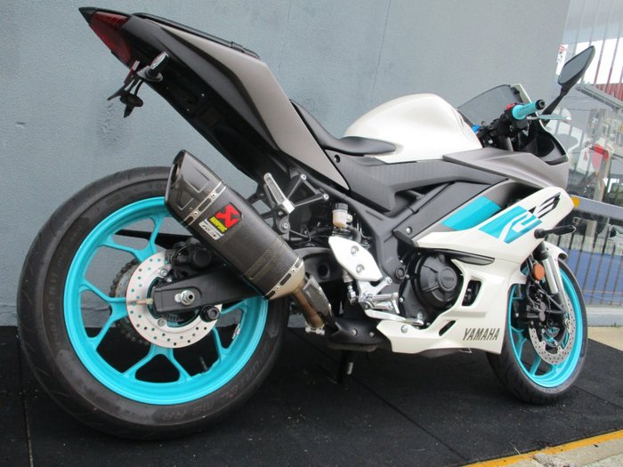 2024 Yamaha YZF-R3 White