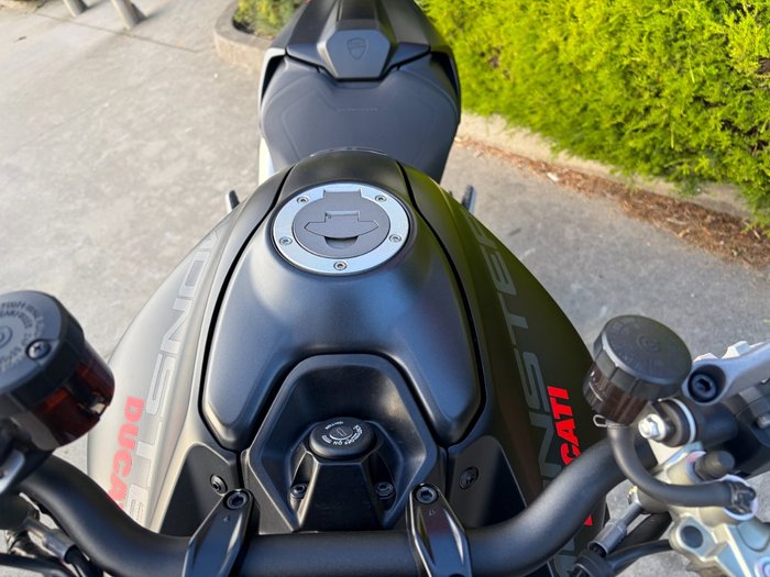 2022 DUCATI MONSTER+ 937 STEALTH Black
