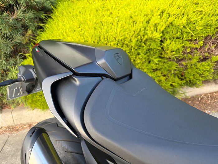 2022 DUCATI MONSTER+ 937 STEALTH Black