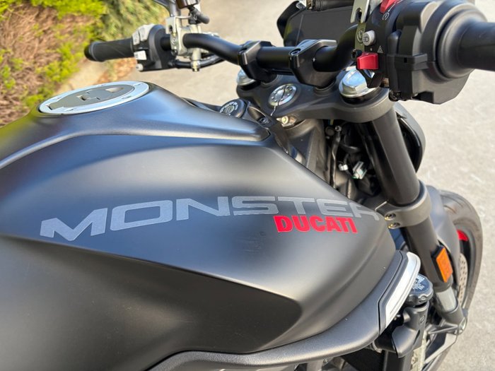 2022 DUCATI MONSTER+ 937 STEALTH Black