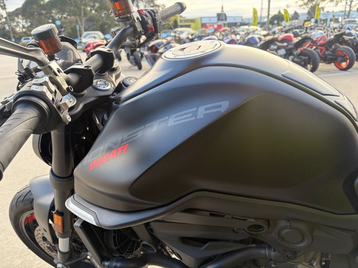 2022 DUCATI MONSTER+ 937 STEALTH Black