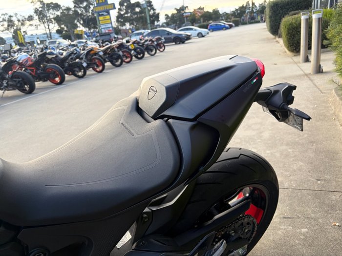 2022 DUCATI MONSTER+ 937 STEALTH Black