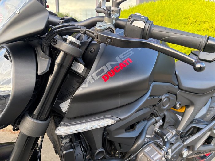 2022 DUCATI MONSTER+ 937 STEALTH Black