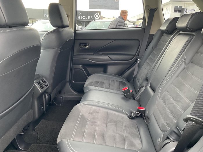 2020 Mitsubishi Outlander LS