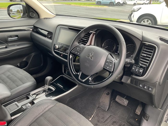 2020 Mitsubishi Outlander LS