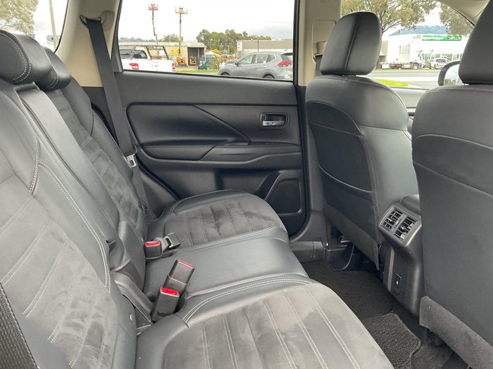 2020 Mitsubishi Outlander LS