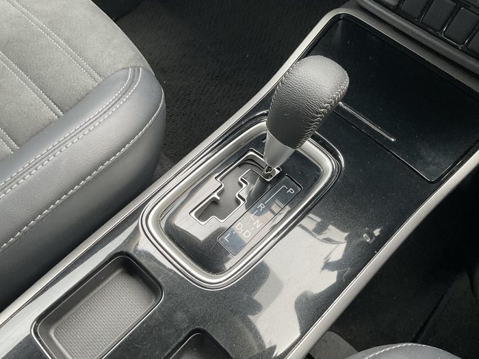 2020 Mitsubishi Outlander LS