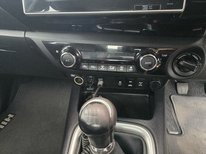2017 Toyota Hilux SR5