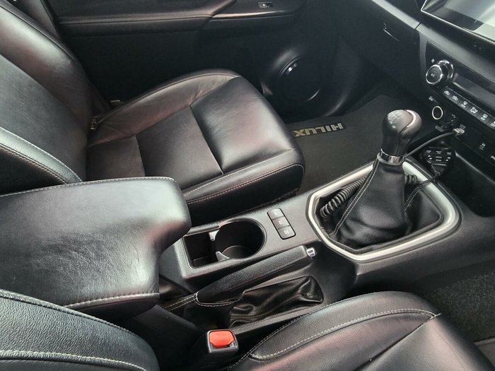 2017 Toyota Hilux SR5