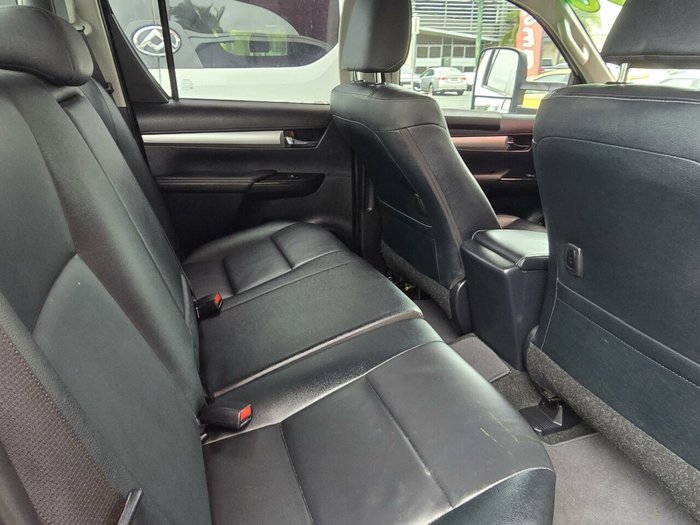 2017 Toyota Hilux SR5