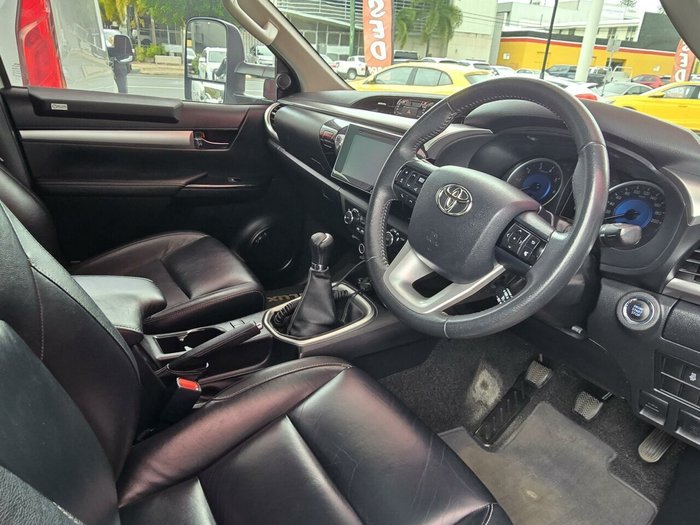 2017 Toyota Hilux SR5