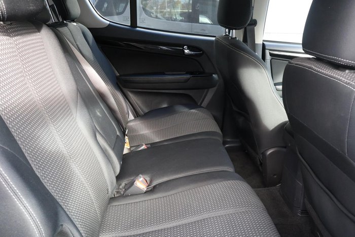 2021 Isuzu MU-X LS-M