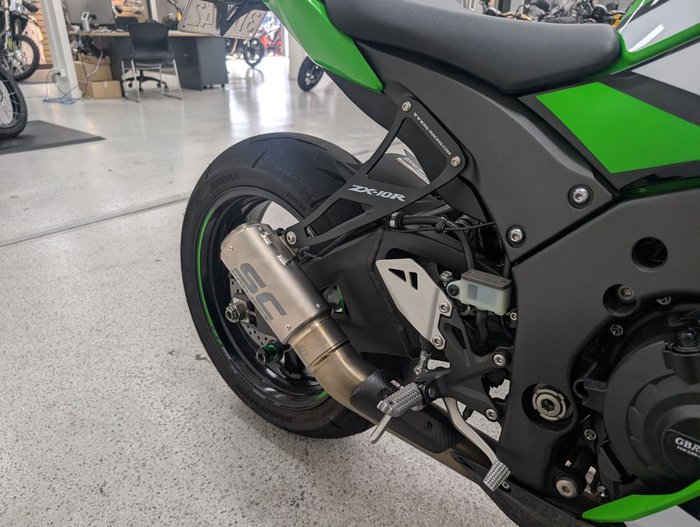 2025 Kawasaki NINJA ZX-10R Green