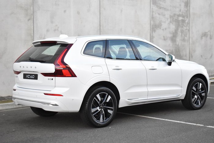 2025 Volvo XC60 Plus B5 Bright