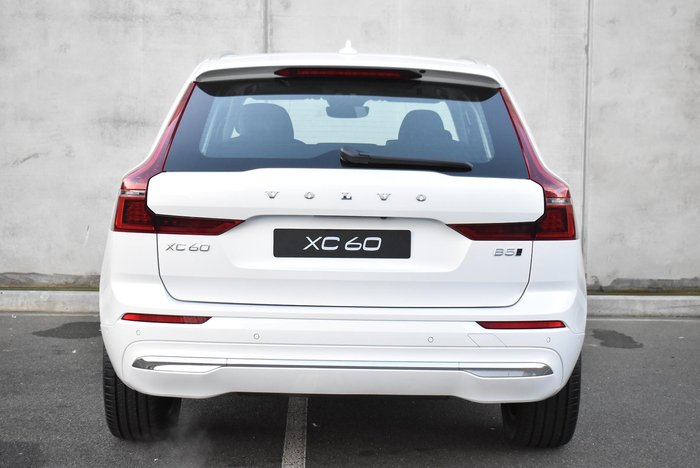 2025 Volvo XC60 Plus B5 Bright