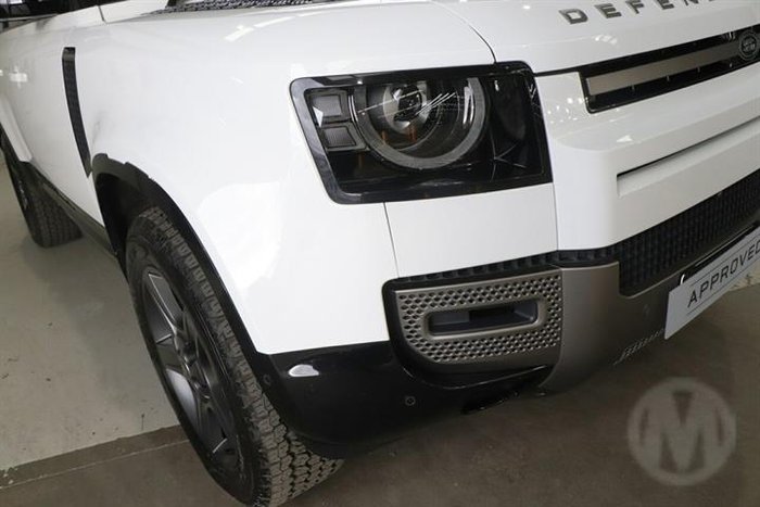 2025 Land Rover Defender 130 D350 X-Dynamic SE