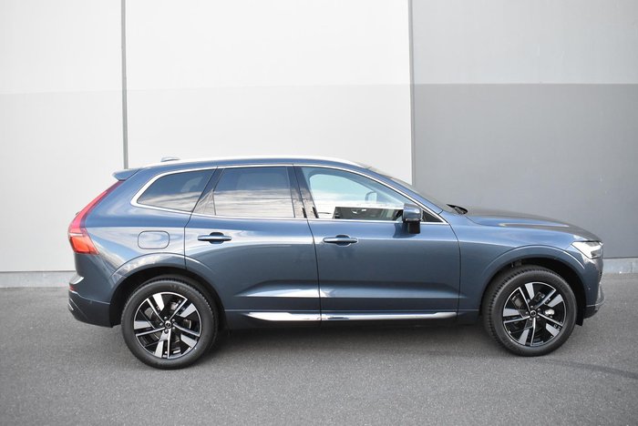 2025 Volvo XC60 Plus B5 Bright