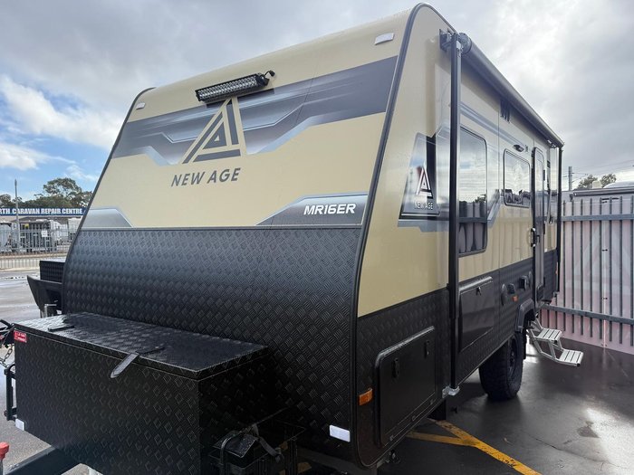 2025 New Age Caravans Expedition Mr16