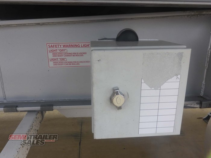 2014 Vawdrey 12 Pallet Refrigerated Rollback Pantech A Trailer
