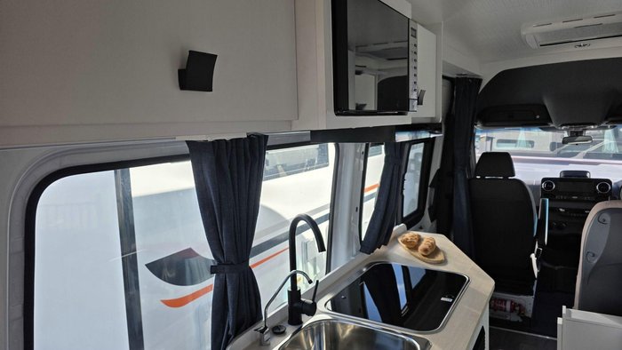 2024 Winnebago Bondi 4S 4 Berth