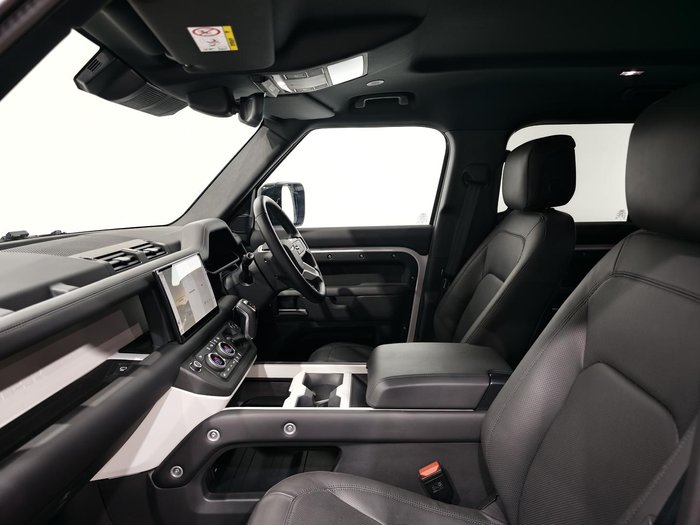 2025 Land Rover Defender 110 P400 S