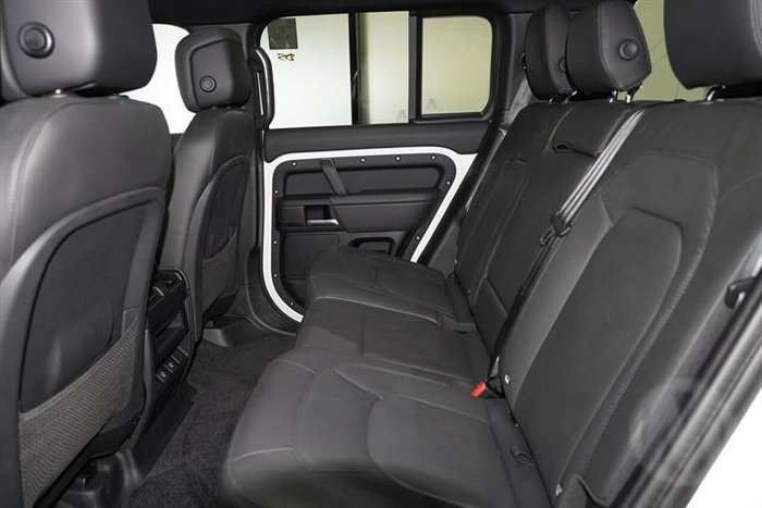 2025 Land Rover Defender 110 P400 S