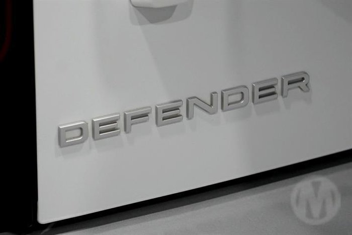 2025 Land Rover Defender 110 P400 S