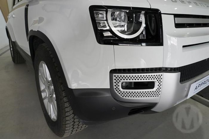 2025 Land Rover Defender 110 P400 S