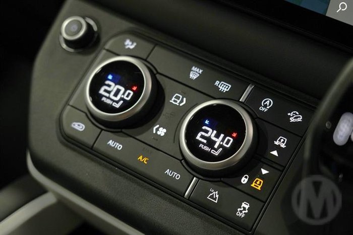 2025 Land Rover Defender 110 P400 S