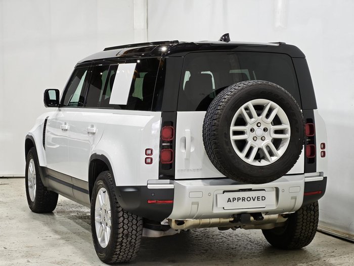 2025 Land Rover Defender 110 P400 S
