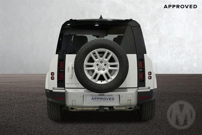 2025 Land Rover Defender 110 P400 S