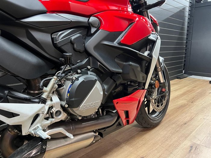 2022 DUCATI STREETFIGHTER V2 Red