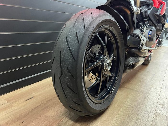 2022 DUCATI STREETFIGHTER V2 Red