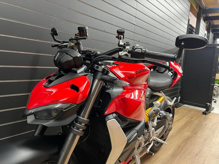 2022 DUCATI STREETFIGHTER V2 Red