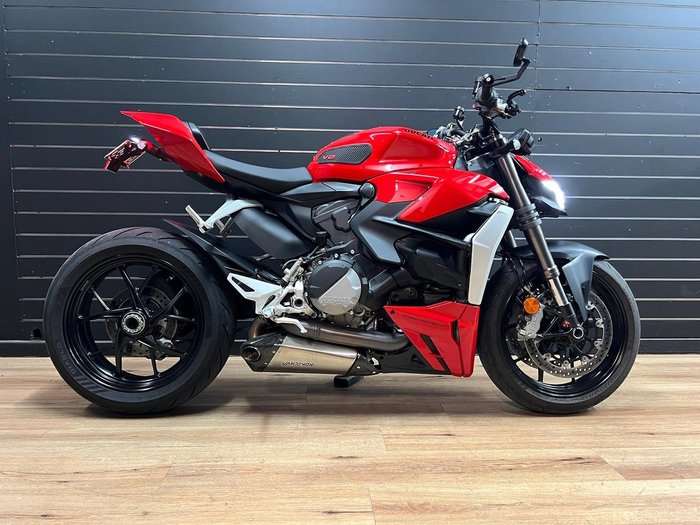 2022 DUCATI STREETFIGHTER V2 Red
