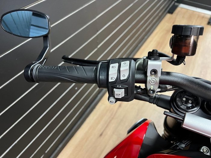2022 DUCATI STREETFIGHTER V2 Red