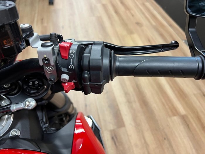 2022 DUCATI STREETFIGHTER V2 Red